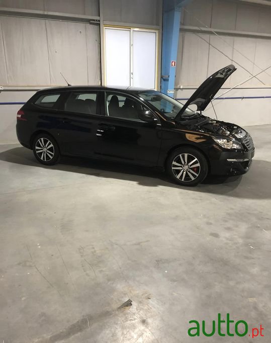 2017' Peugeot 308 Sw photo #1