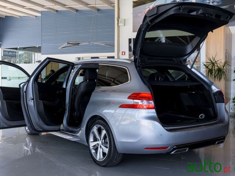 2019' Peugeot 308 Sw photo #4