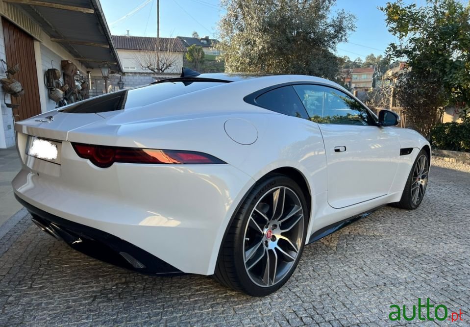 2017' Jaguar F-Type photo #2