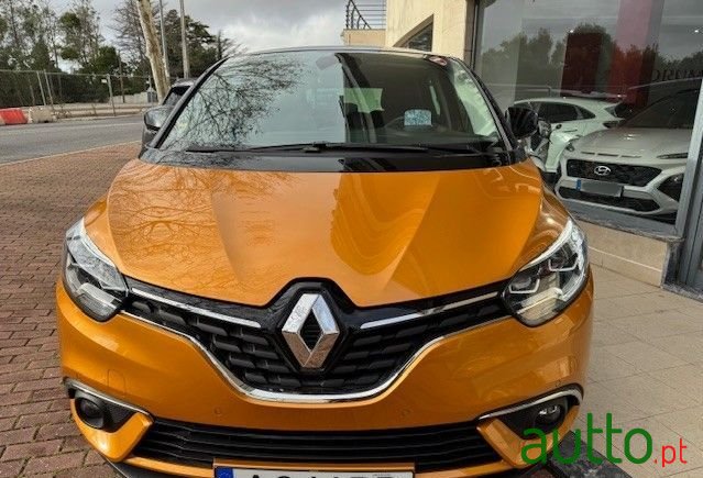 2020' Renault Scenic 1.3 Tce Bose Edition photo #3