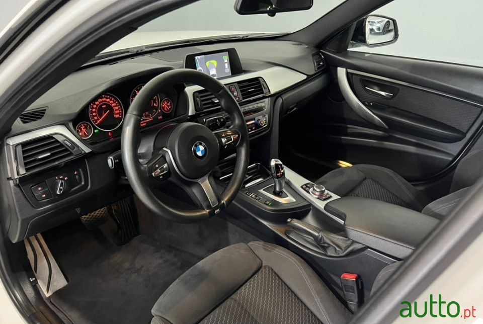 2013' BMW 320 photo #4