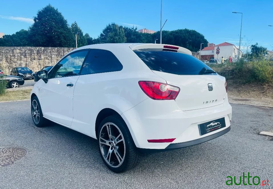 2013' SEAT Ibiza photo #4