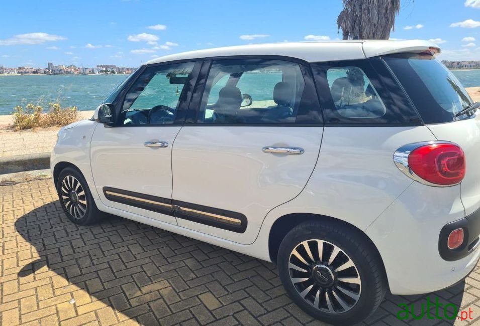 2016' Fiat 500L photo #3