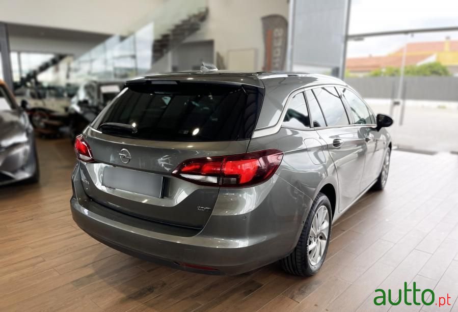 2017' Opel Astra Sports Tourer photo #2