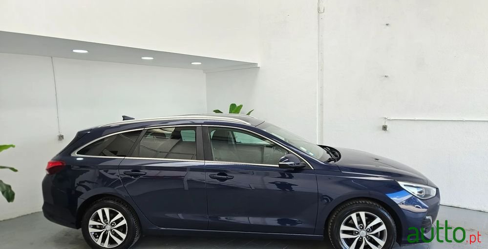 2019' Hyundai i30 Sw photo #2