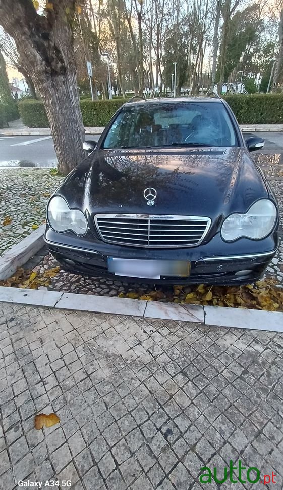 2004' Mercedes-Benz Classe C Cdi Avantgarde Aut. photo #1