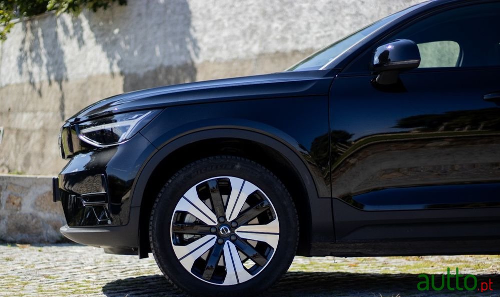 2022' Volvo C40 photo #3