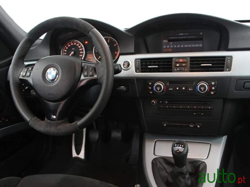 2008' BMW 320 D Touring photo #2