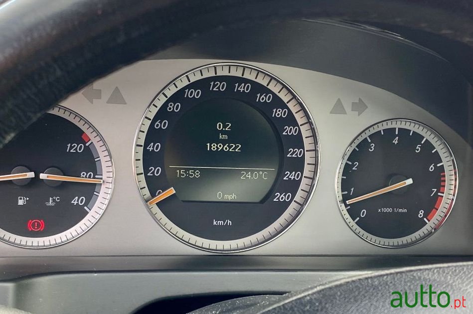 2008' Mercedes-Benz C-200 photo #1