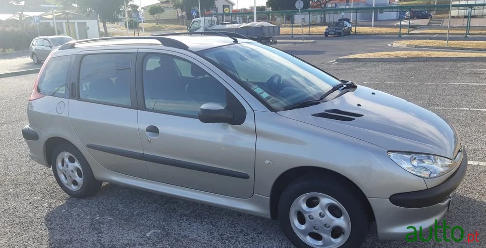 2006' Peugeot 206 Sw photo #2