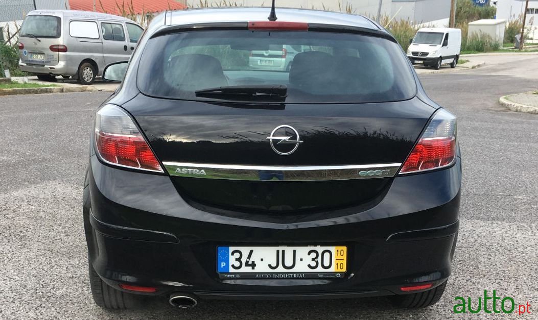 2010' Opel Astra Gtc photo #2