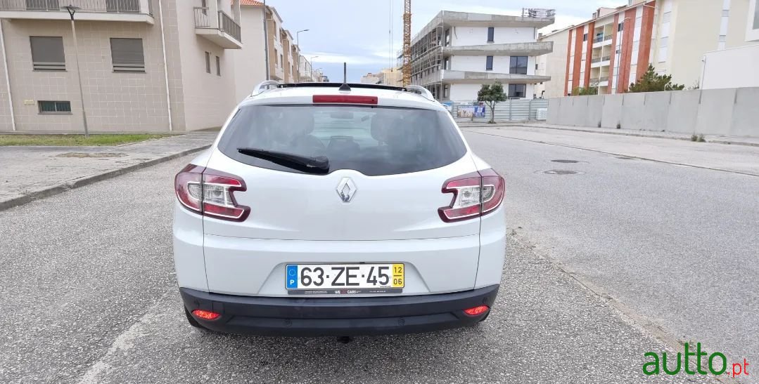 2012' Renault Megane Sport Tourer photo #5