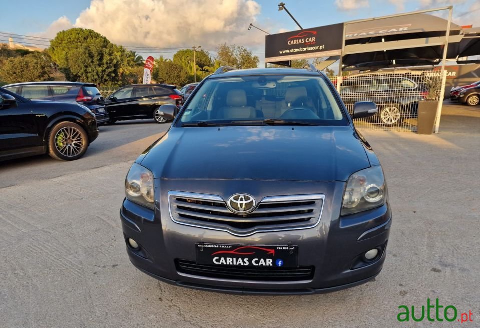 2007' Toyota Avensis Sw photo #3
