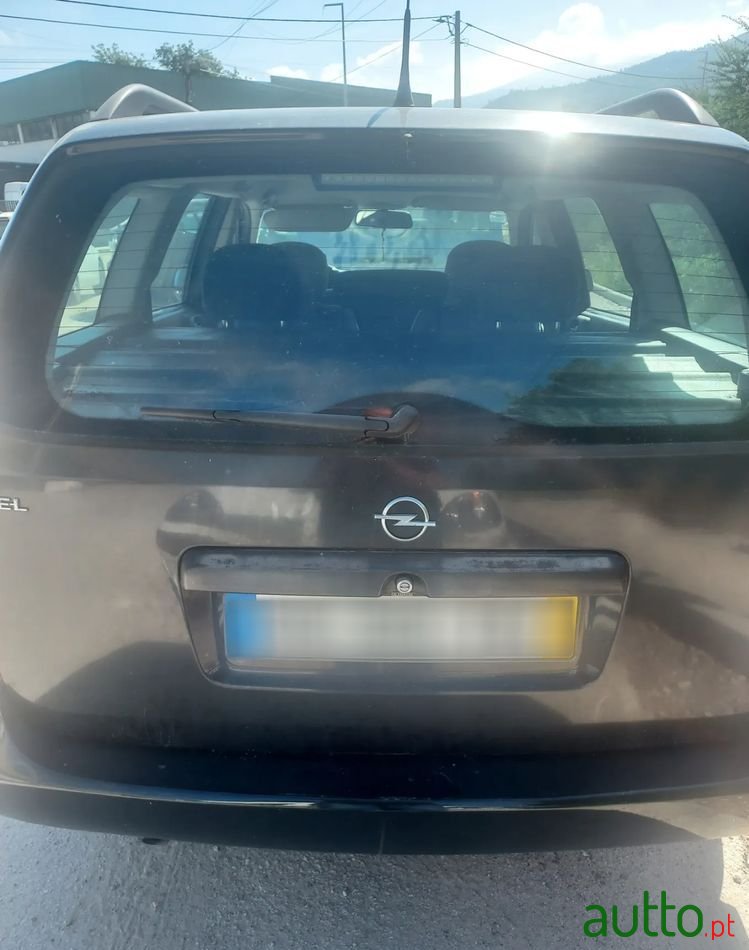 2002' Opel Astra Caravan photo #5
