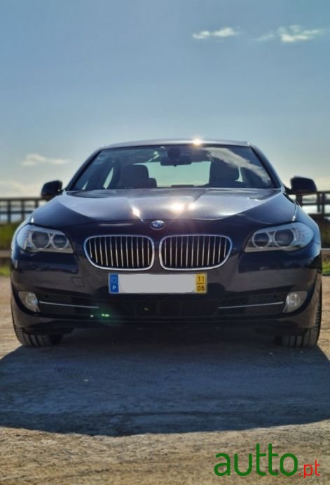 2011' BMW 520 photo #1