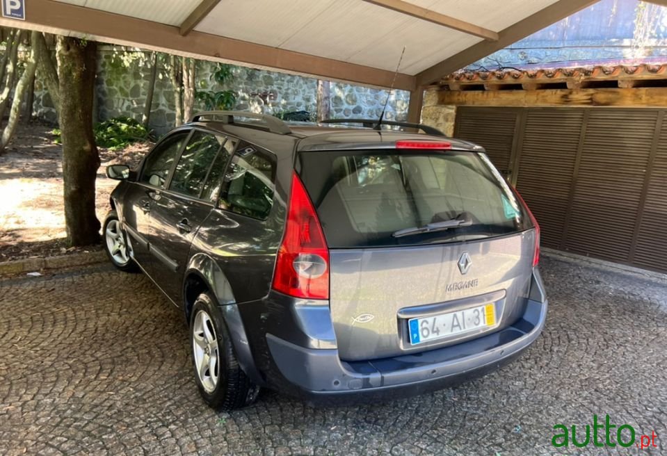 2005' Renault Megane Break photo #1