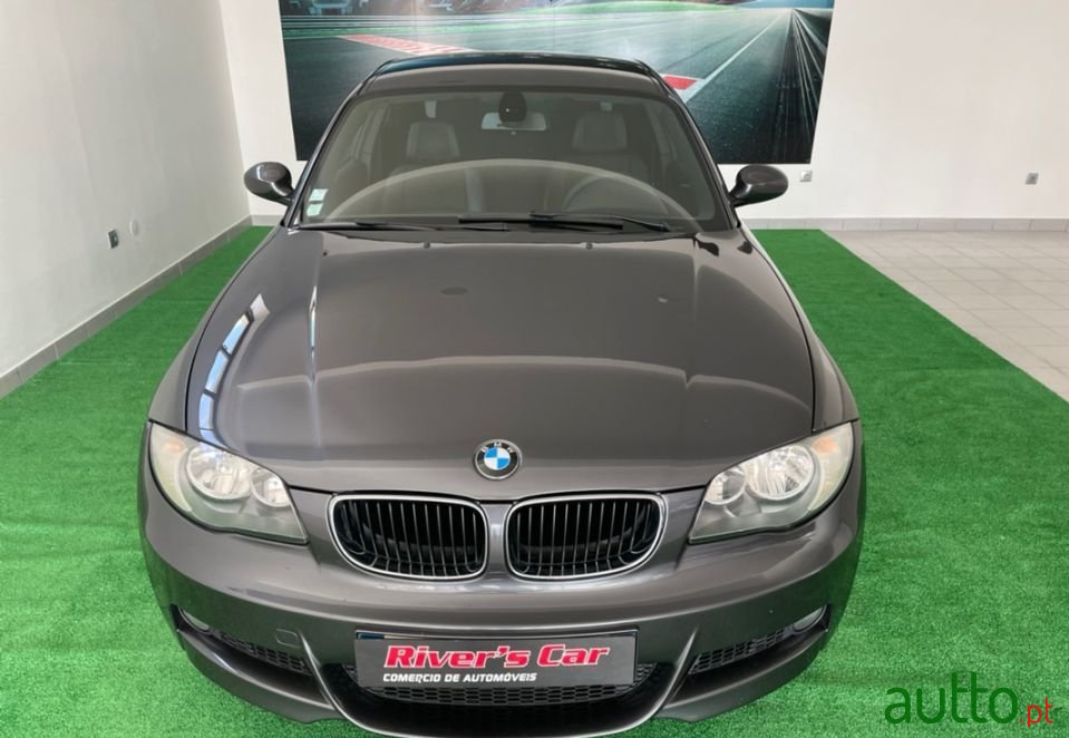 2008' BMW 120 photo #5