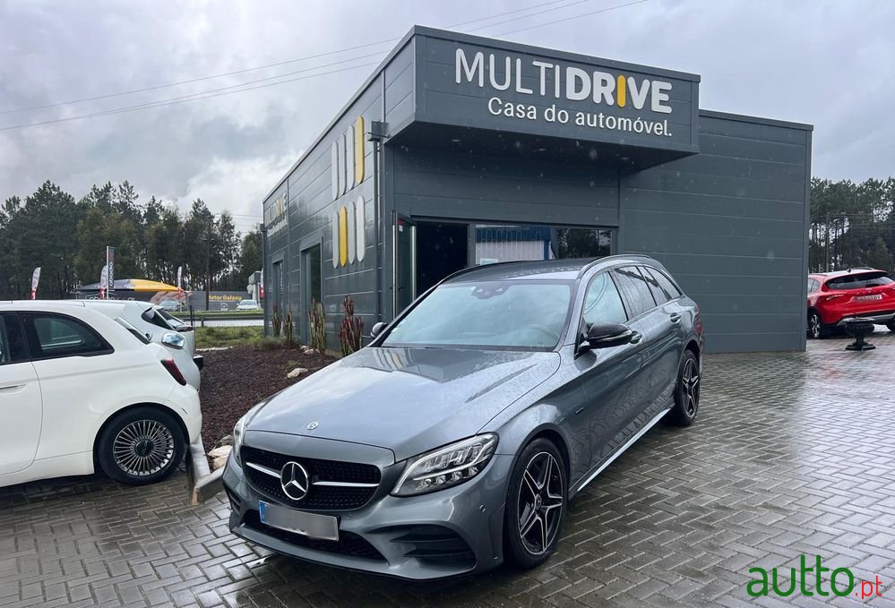 2021' Mercedes-Benz Classe C De Amg Line photo #2