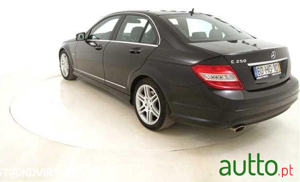 2009' Mercedes-Benz C-250 photo #2