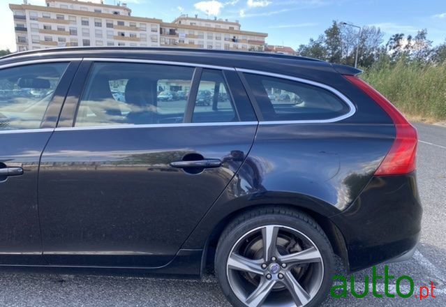 2011' Volvo V60 photo #5