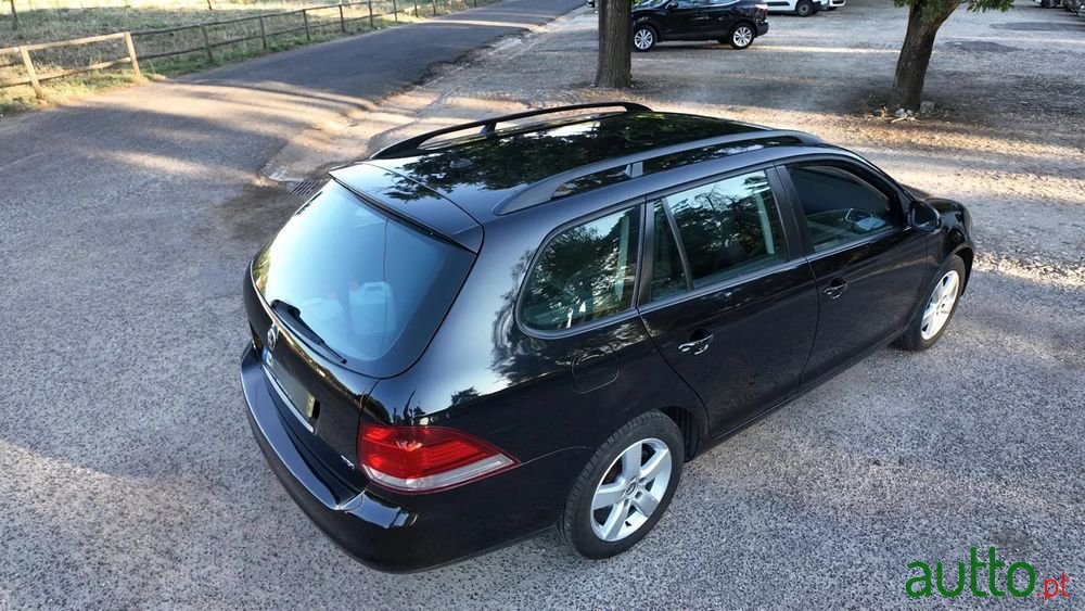 2012' Volkswagen Golf Variant photo #6