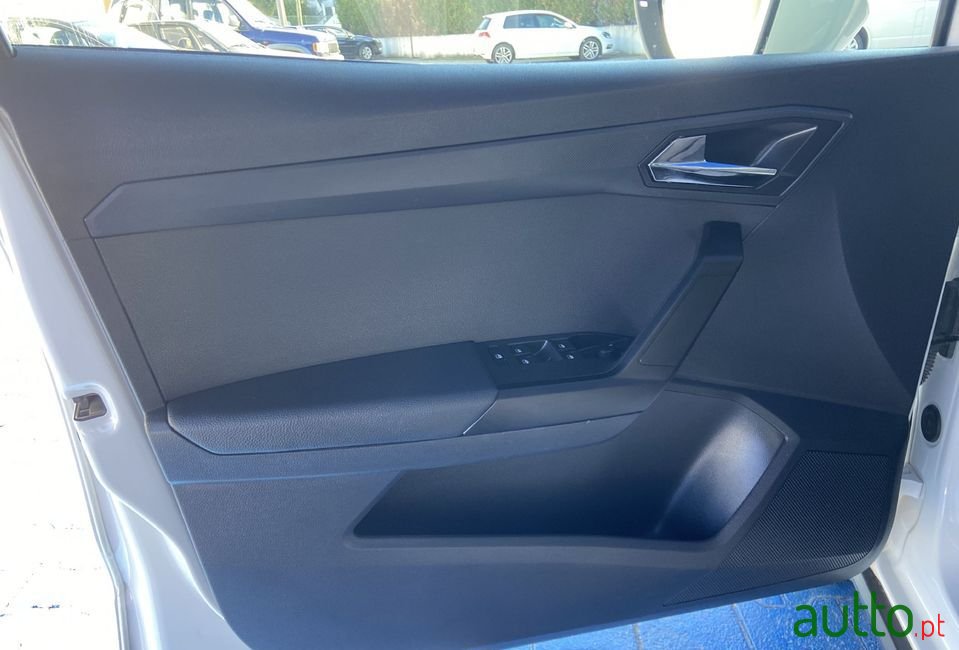 2020' SEAT Arona photo #4
