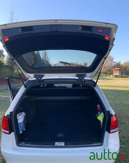 2014' Mercedes-Benz E-300 photo #5