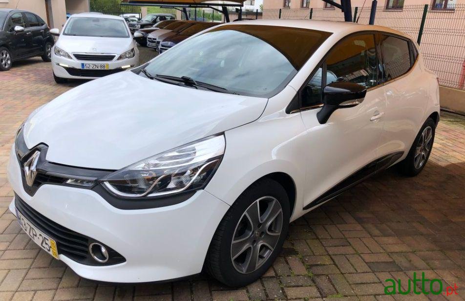 2015' Renault Clio photo #2