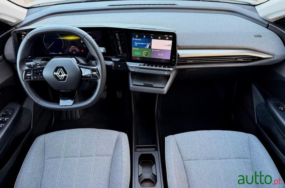 2022' Renault Megane E-Tech photo #6