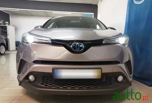2019' Toyota C-HR photo #5