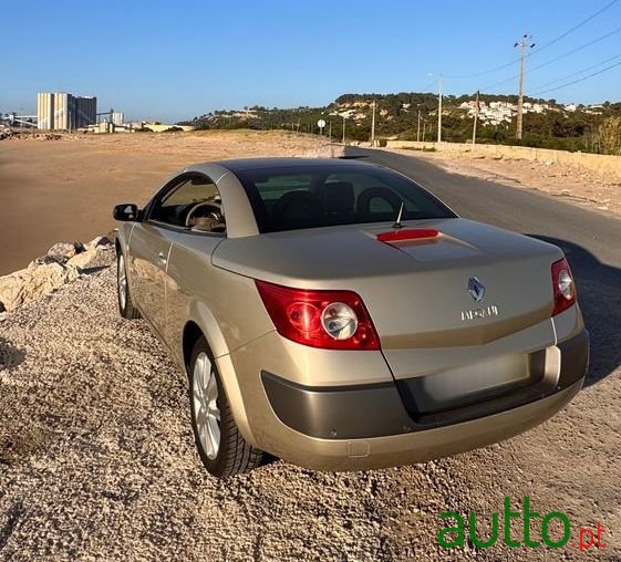 2005' Renault Megane photo #3