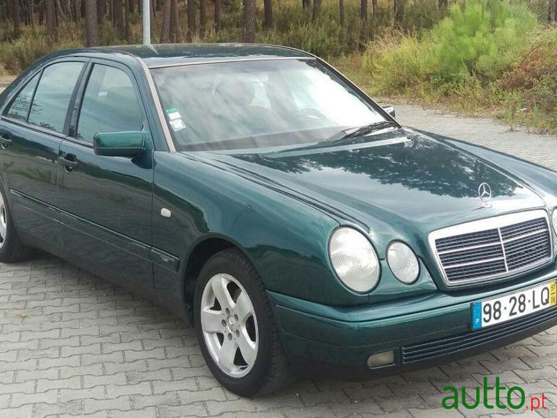 1997' Mercedes-Benz E-220 Classic photo #1