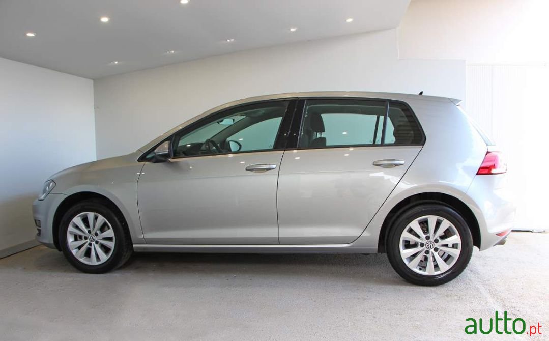 2017' Volkswagen Golf photo #4