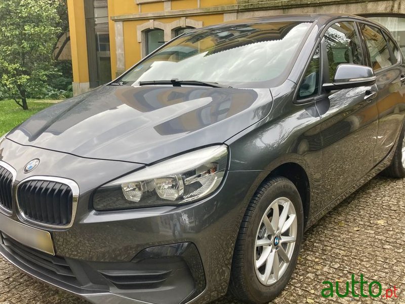 2018' BMW 216 D Advantage photo #2