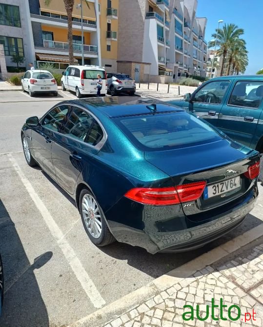 2015' Jaguar Xe photo #2