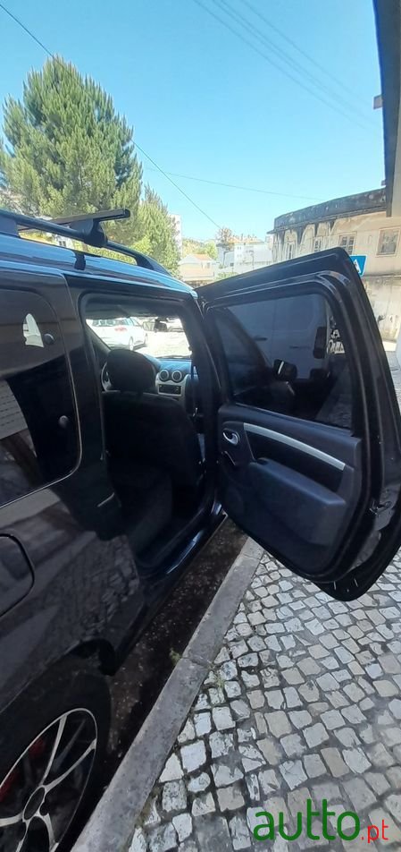 2012' Dacia Logan photo #6