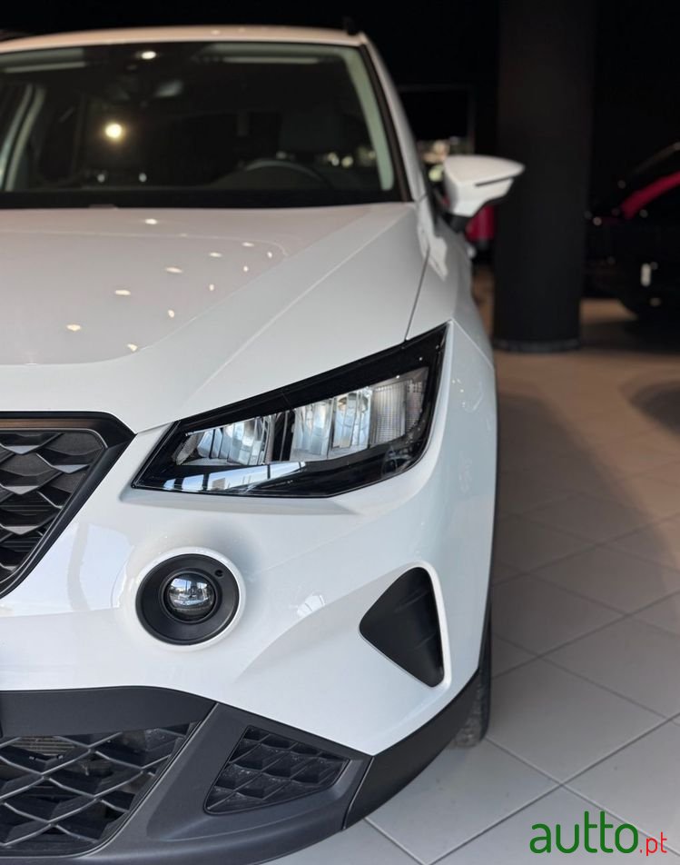 2023' SEAT Arona 1.0 Tsi Style photo #4
