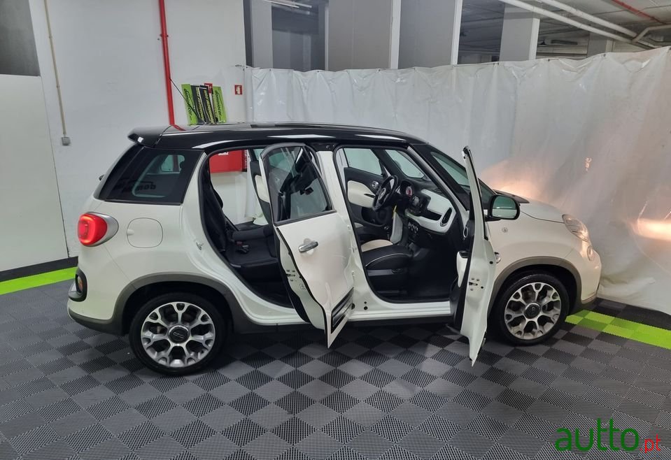 2016' Fiat 500L photo #2