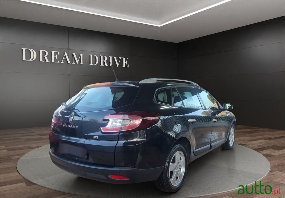 2010' Renault Megane Sport Tourer photo #4
