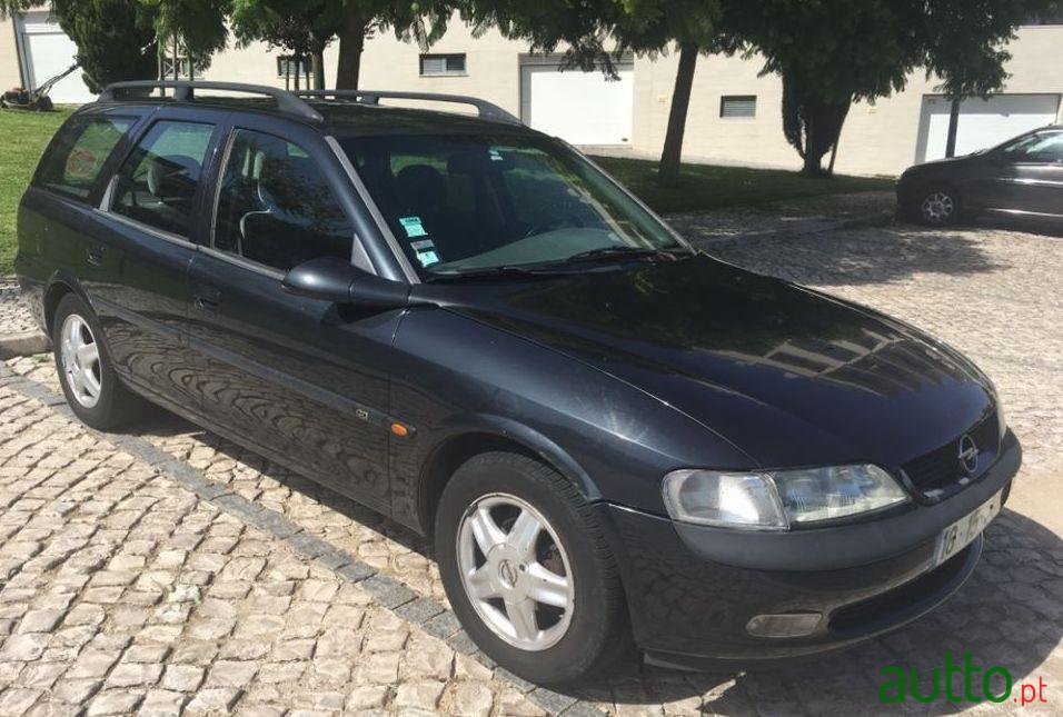 1998' Opel Vectra Caravan 2.0 photo #2