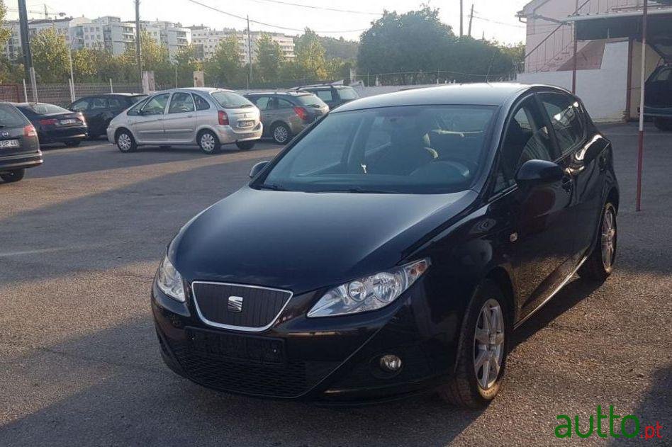 2011' SEAT Ibiza photo #1