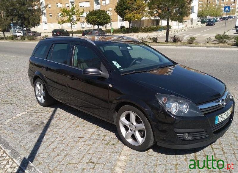 2006' Opel Astra Caravan photo #3