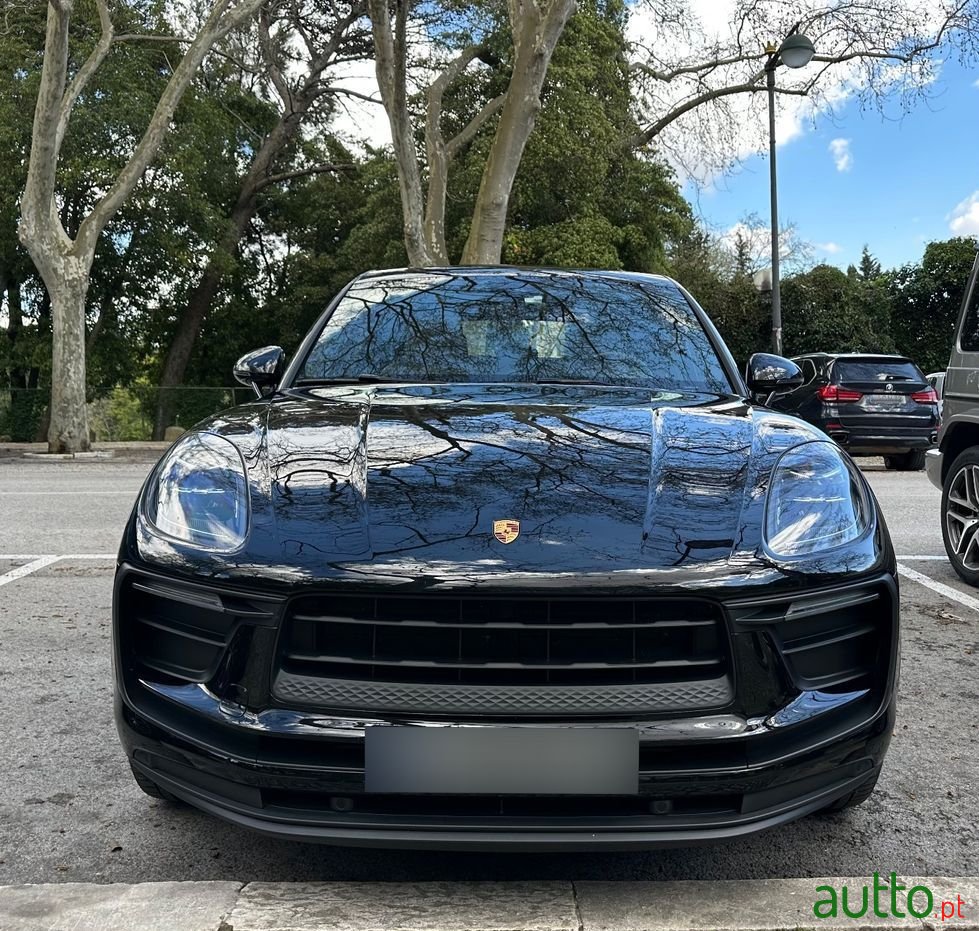 2022' Porsche Macan Standard photo #4