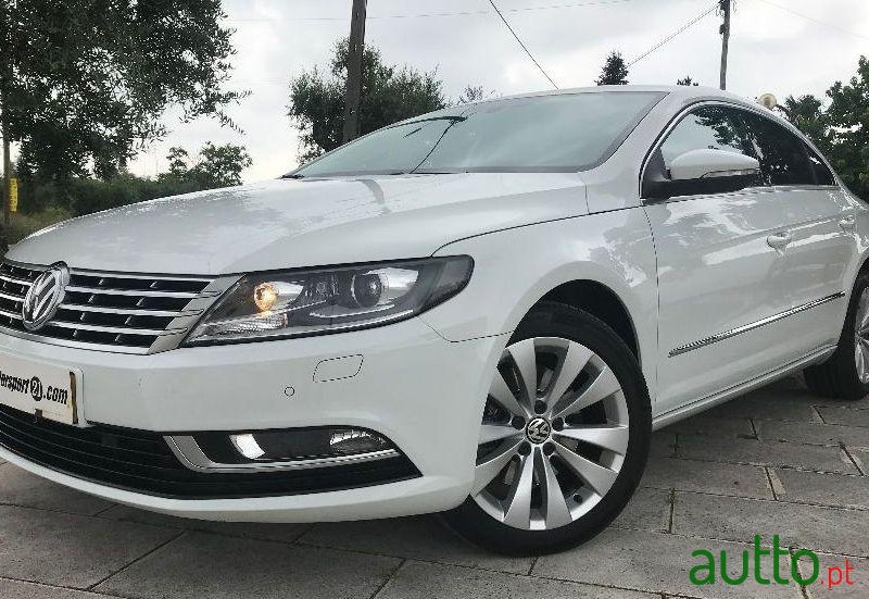 2014' Volkswagen Passat photo #1