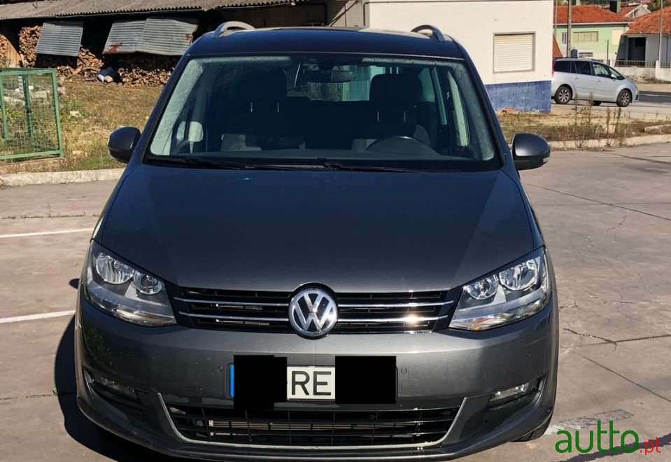 2016' Volkswagen Sharan photo #1