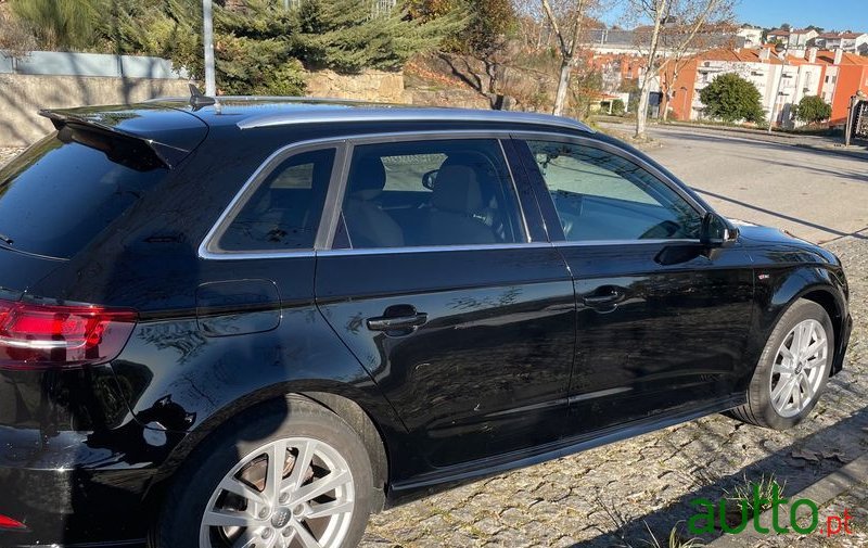 2019' Audi A3 Sportback photo #1