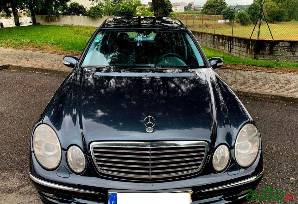 2005' Mercedes-Benz E-270 photo #2