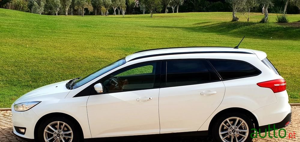 2017' Ford Focus Sw photo #1