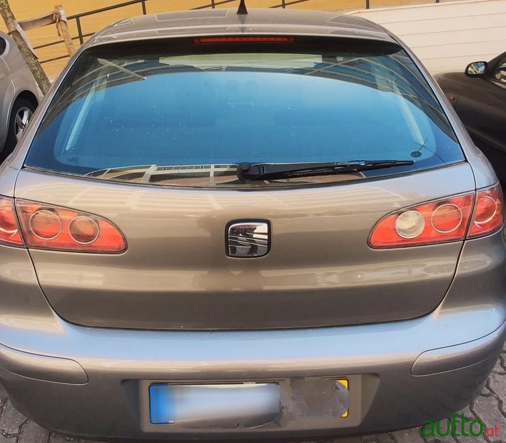 2004' SEAT Ibiza photo #2