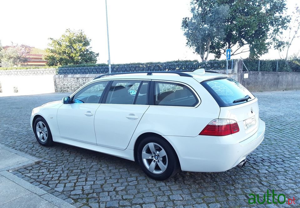 2008' BMW 520 photo #4